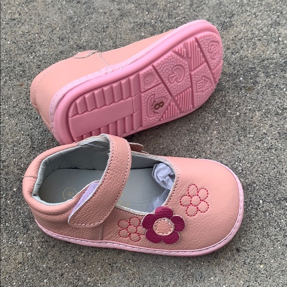 Baby Infant Toddler Velcro Pink Flower Flats Shoes - Picture 4 of 4